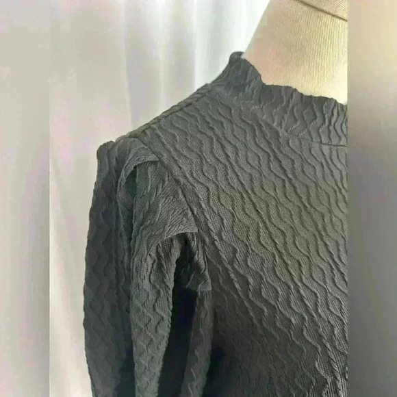 Shein Essence Plus Size Women's Elegant and Breathable Puff-sleeved top (575) - Picture 8 of 16